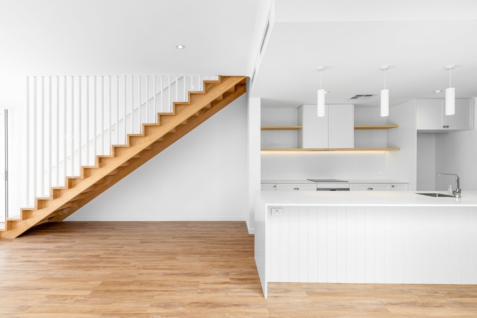 Blackbutt Sawtooth Stair 30mm String (pair)